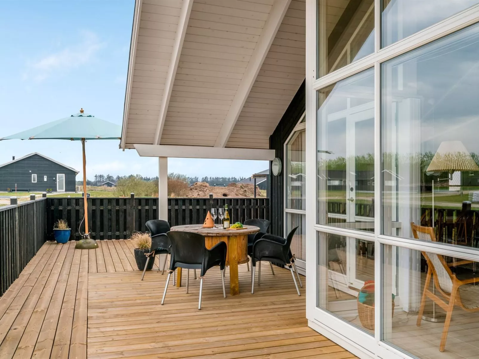 "Mirkka" - 1.5km from the sea-Buiten