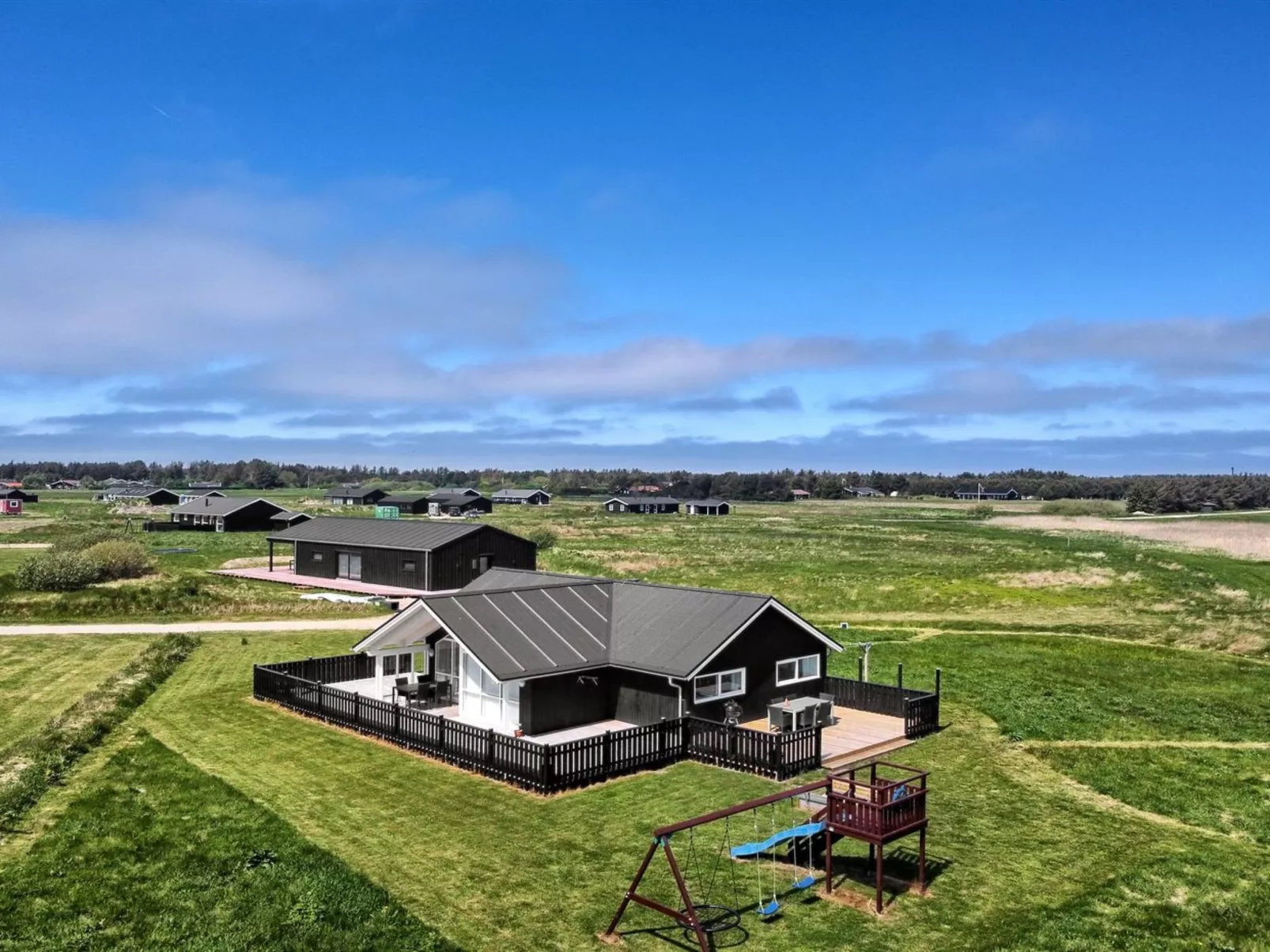 "Mirkka" - 1.5km from the sea-Buiten