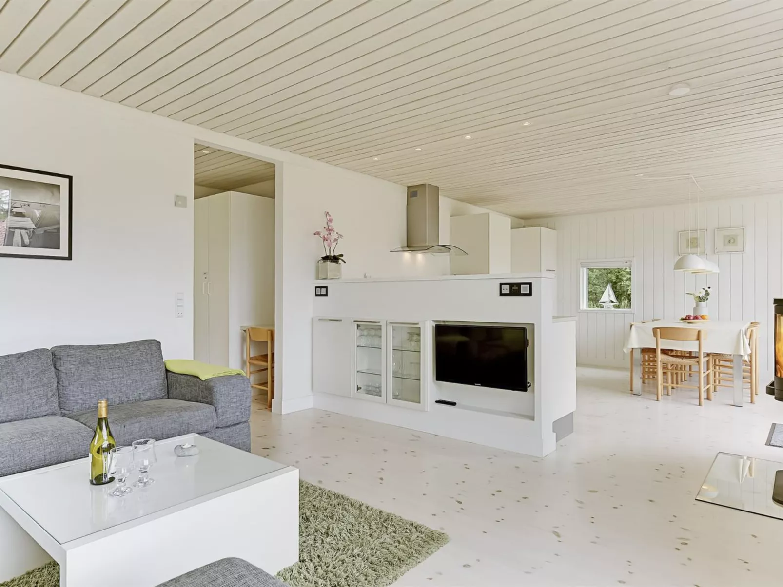 "Iolani" - 250m from the sea