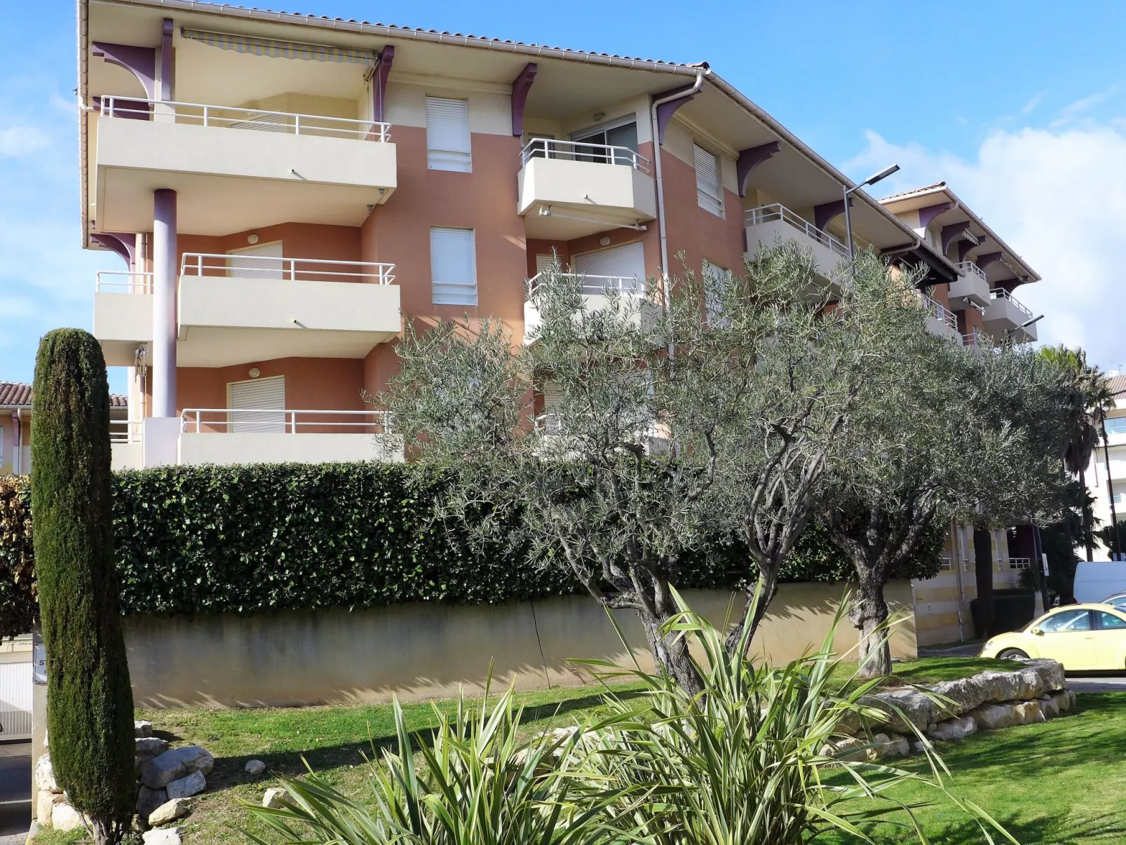 Les Rives Latines-Buiten