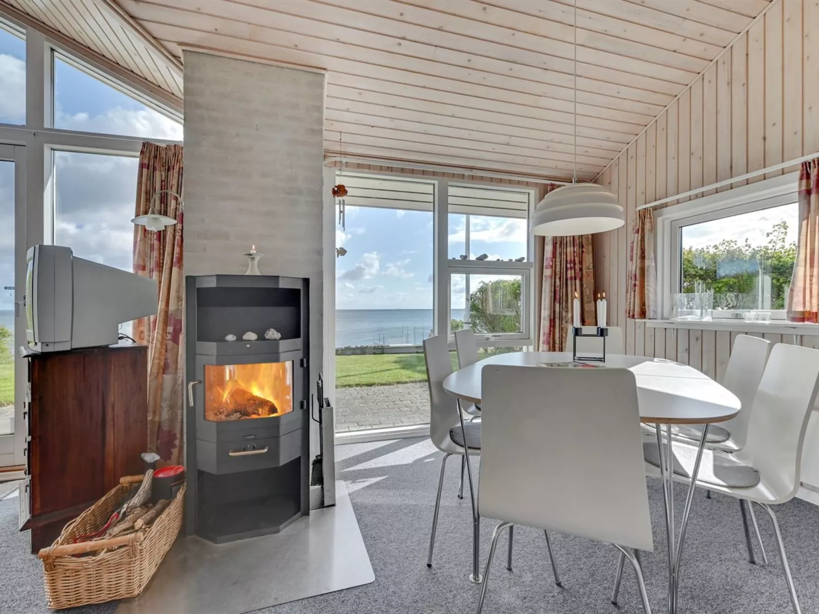 "Keti" - 5m from the sea-Binnen