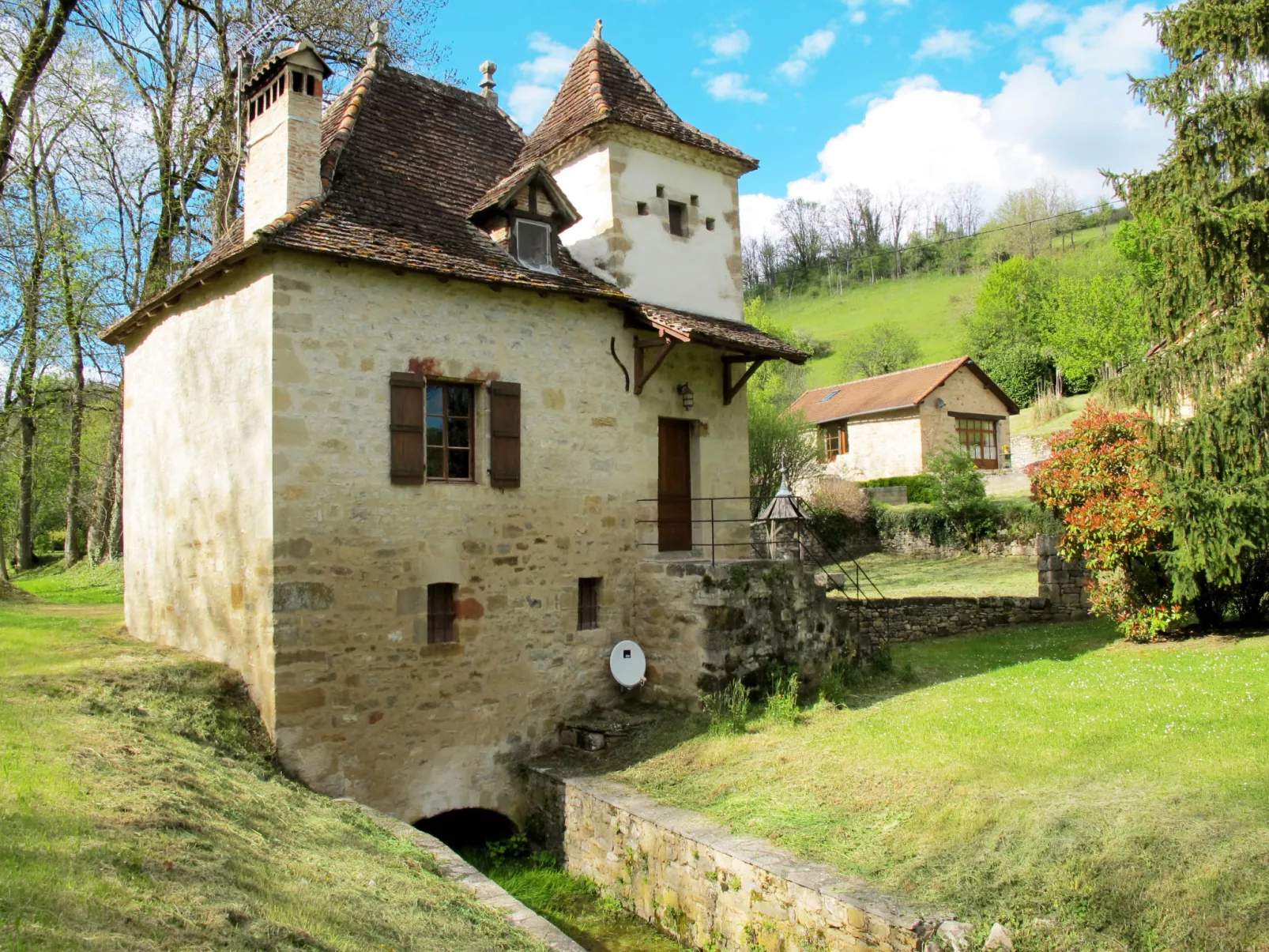 Le Moulin-Buiten