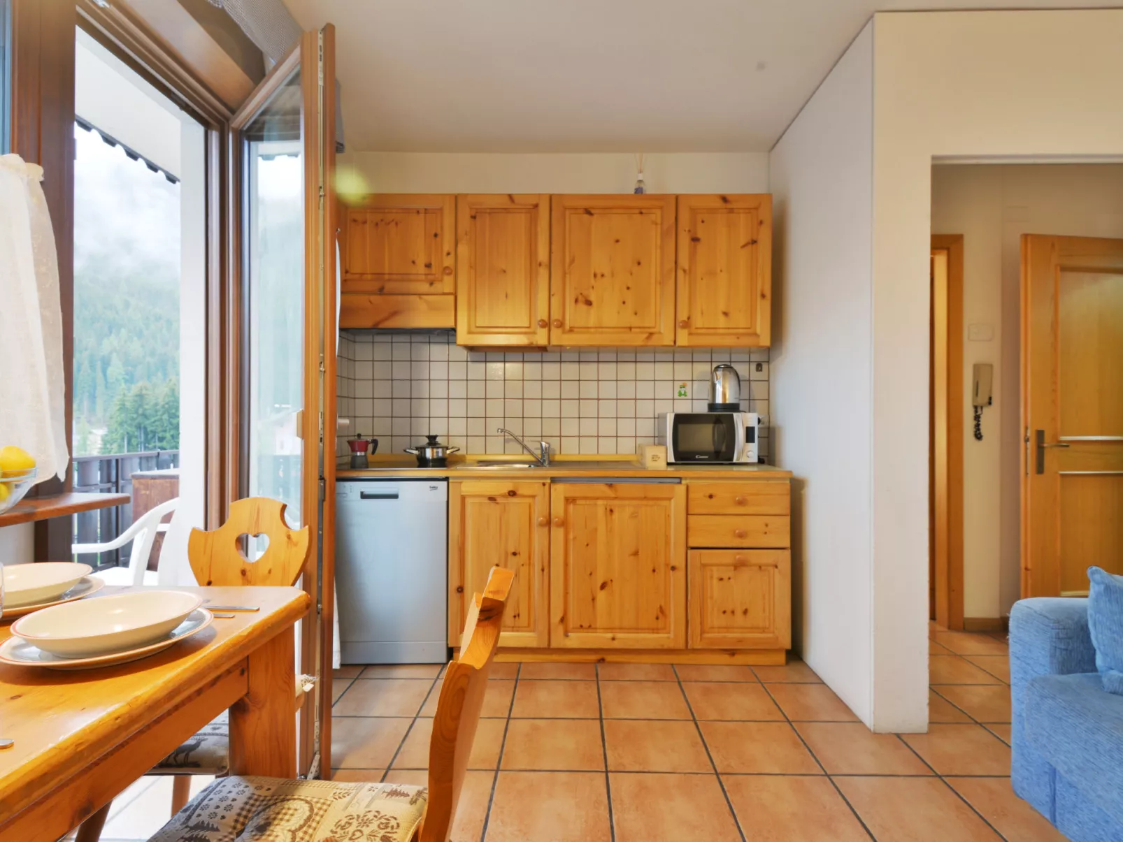 Apt 1-Binnen