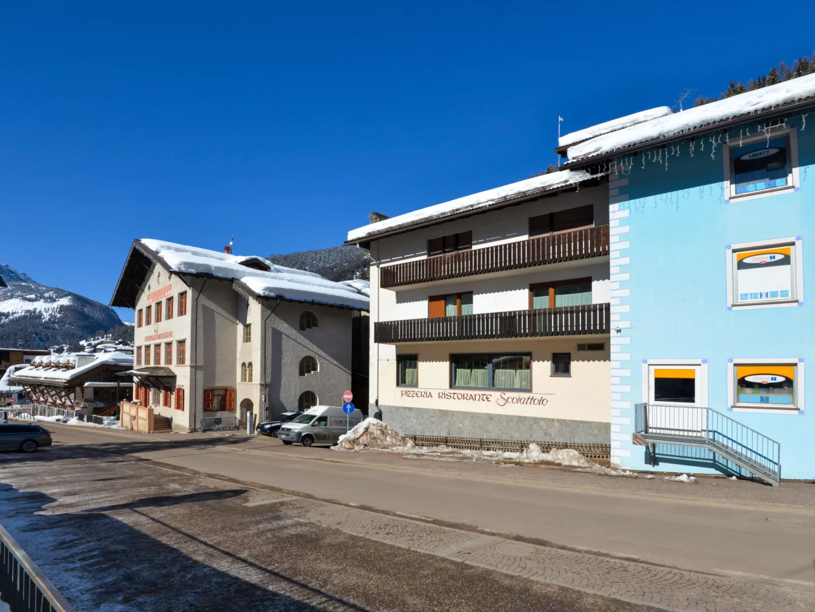 Apt 1-Buiten