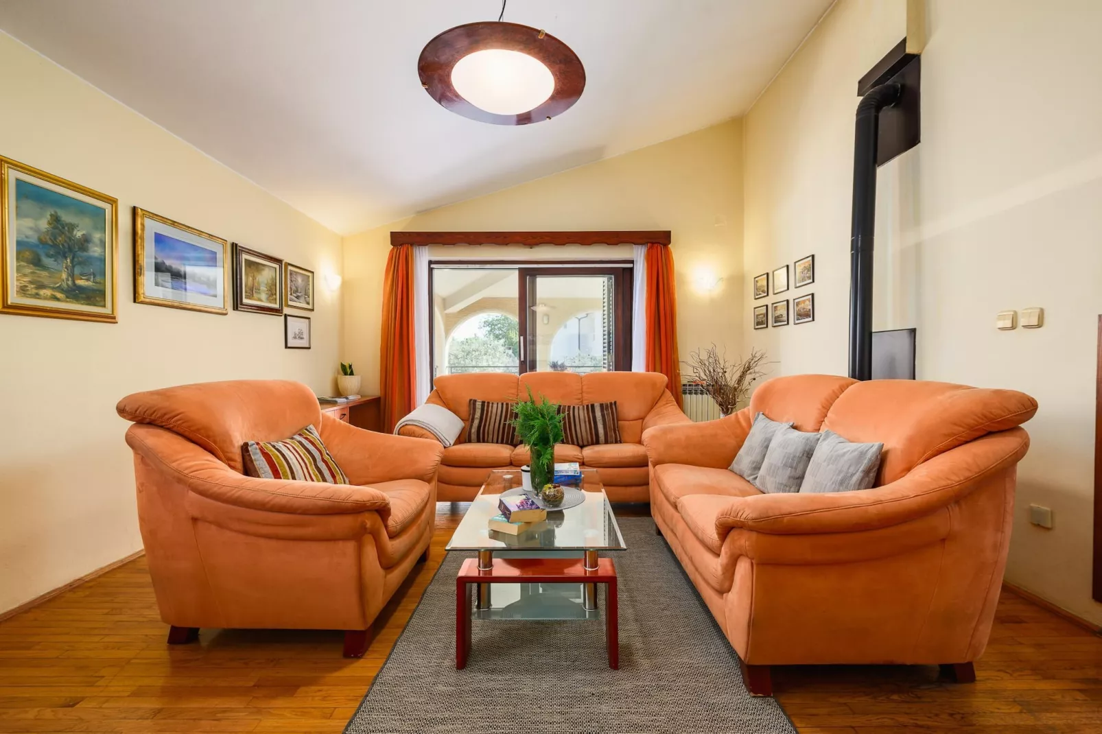 Apartment Josipa with Whirpool in Porec-Woonkamer