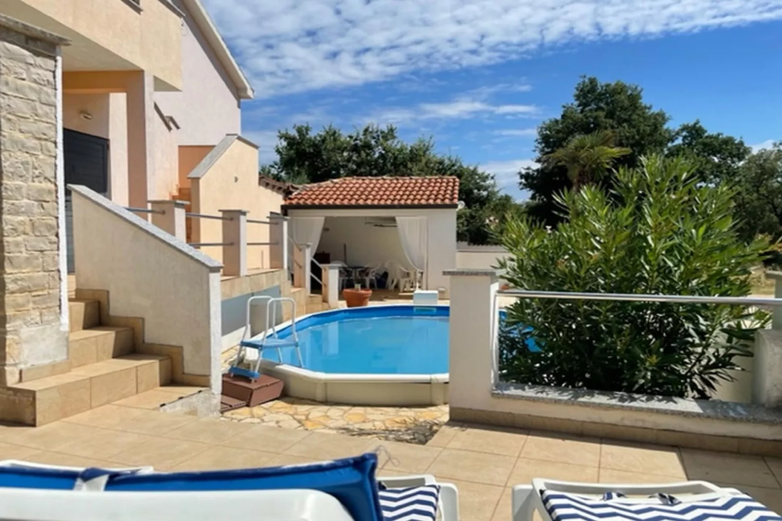 poolofhouse