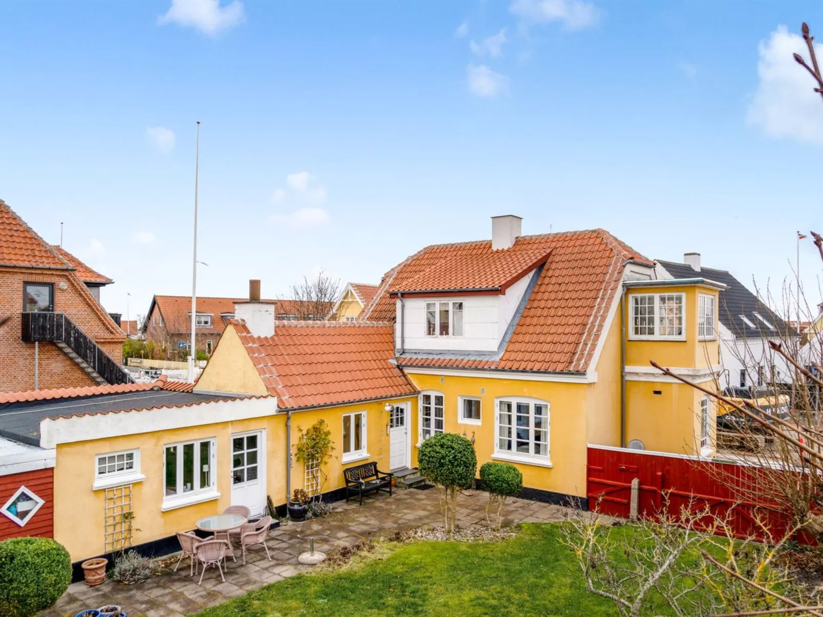 "Tryggi" - 300m from the sea