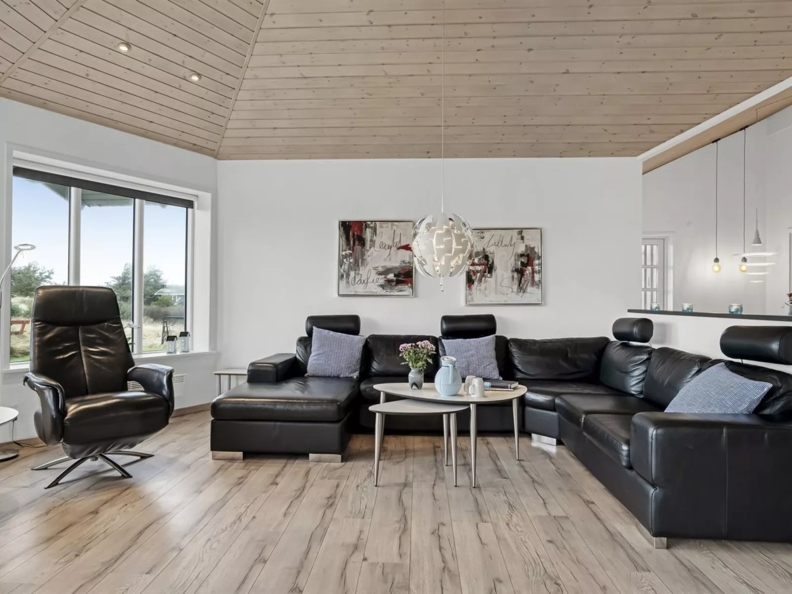 "Djuna" - 550m from the sea