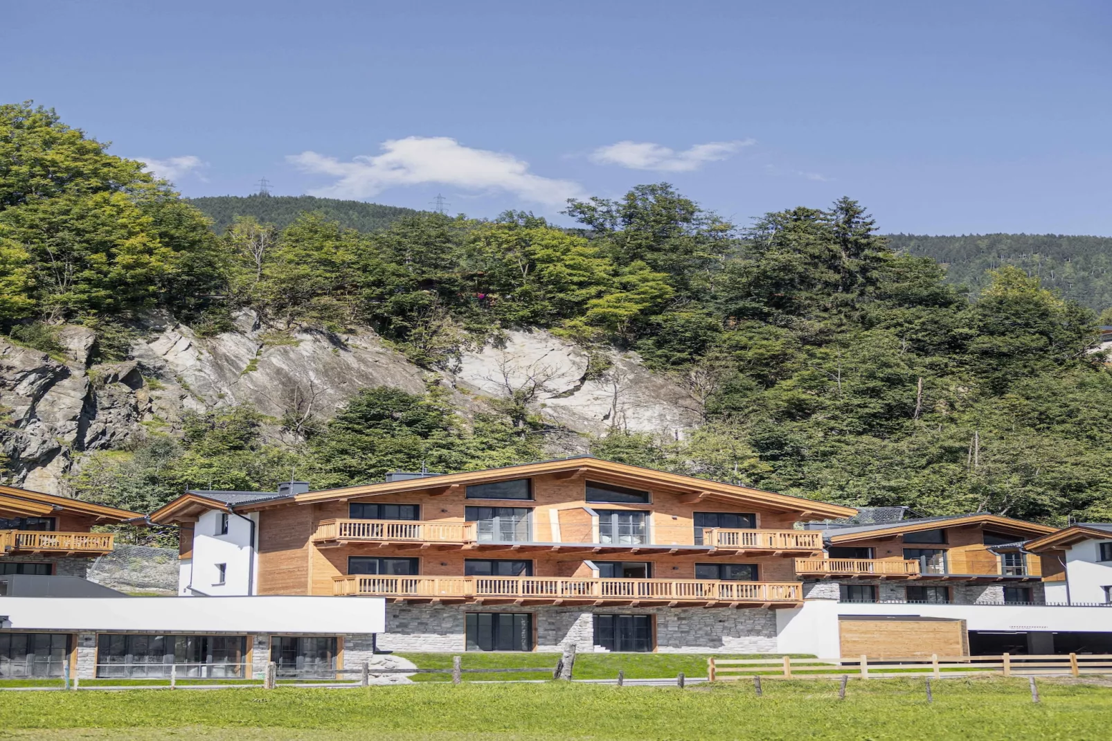 Tauernlodges Uttendorf 1C-Buitenkant zomer