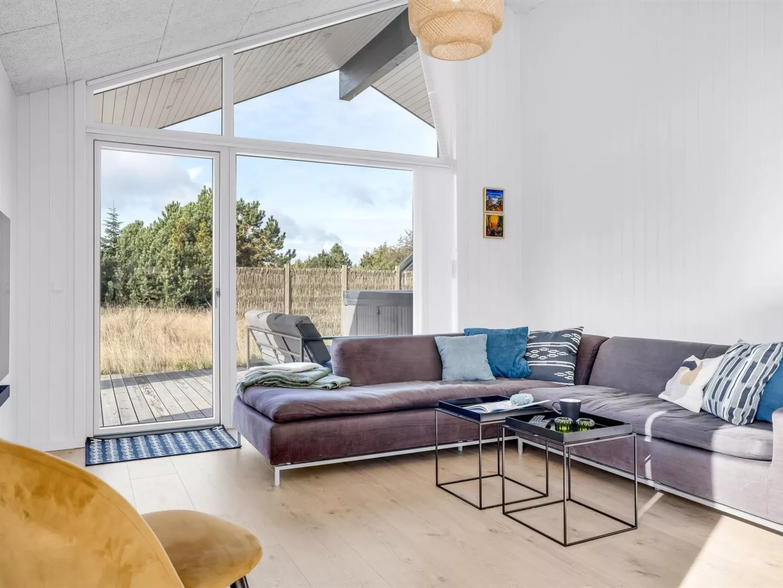 "Jale" - 900m from the sea
