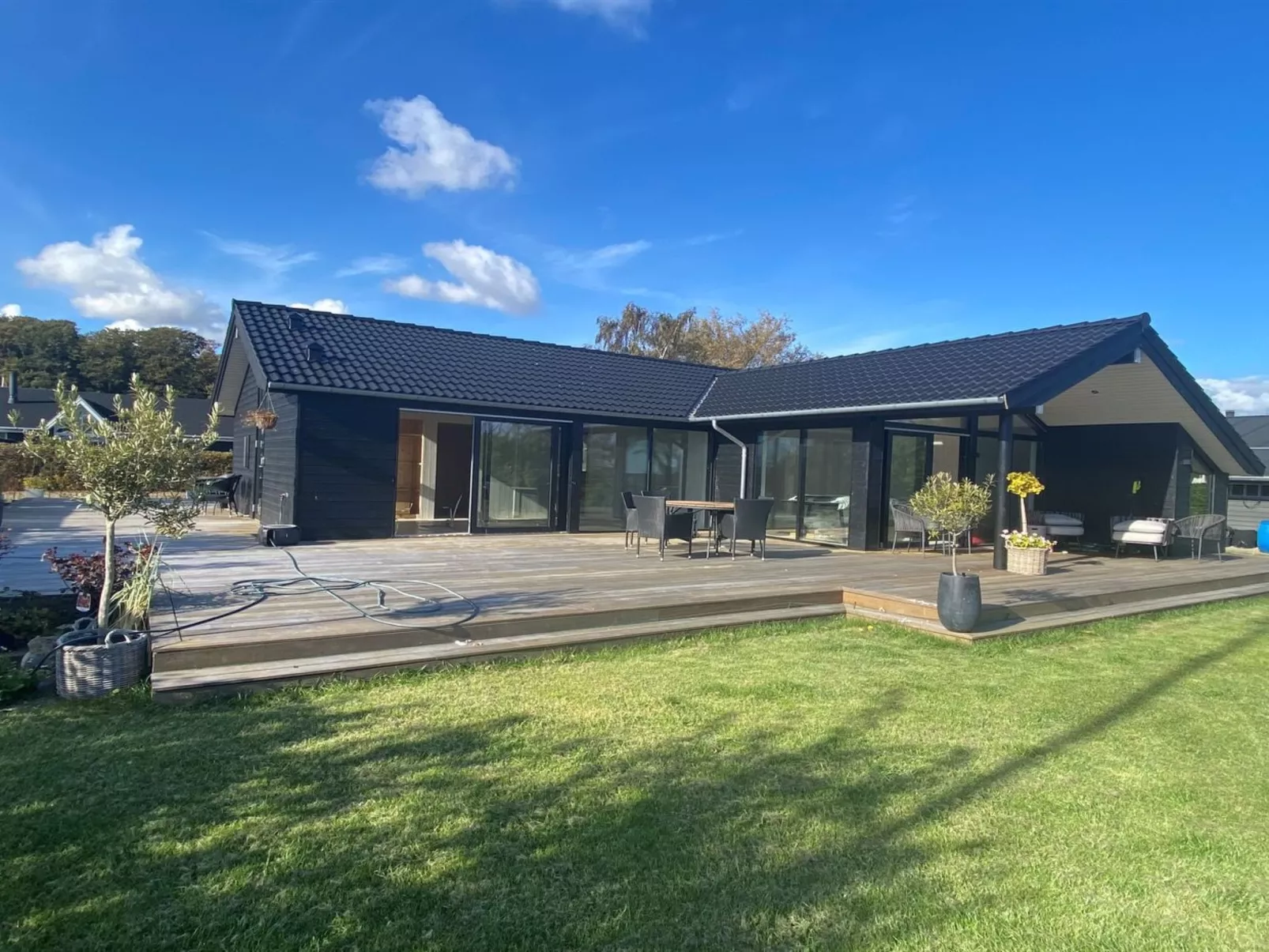 "Viveke" - 10m from the sea-Binnen