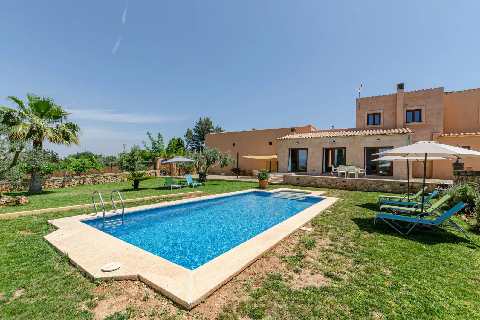 YourHouse Can Covetes-Buitenkant zomer