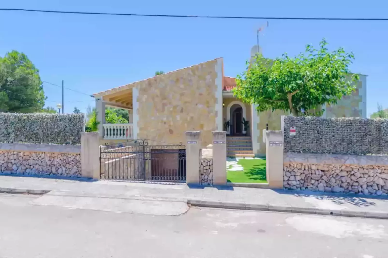 Casa El Cipres-Buitenkant zomer