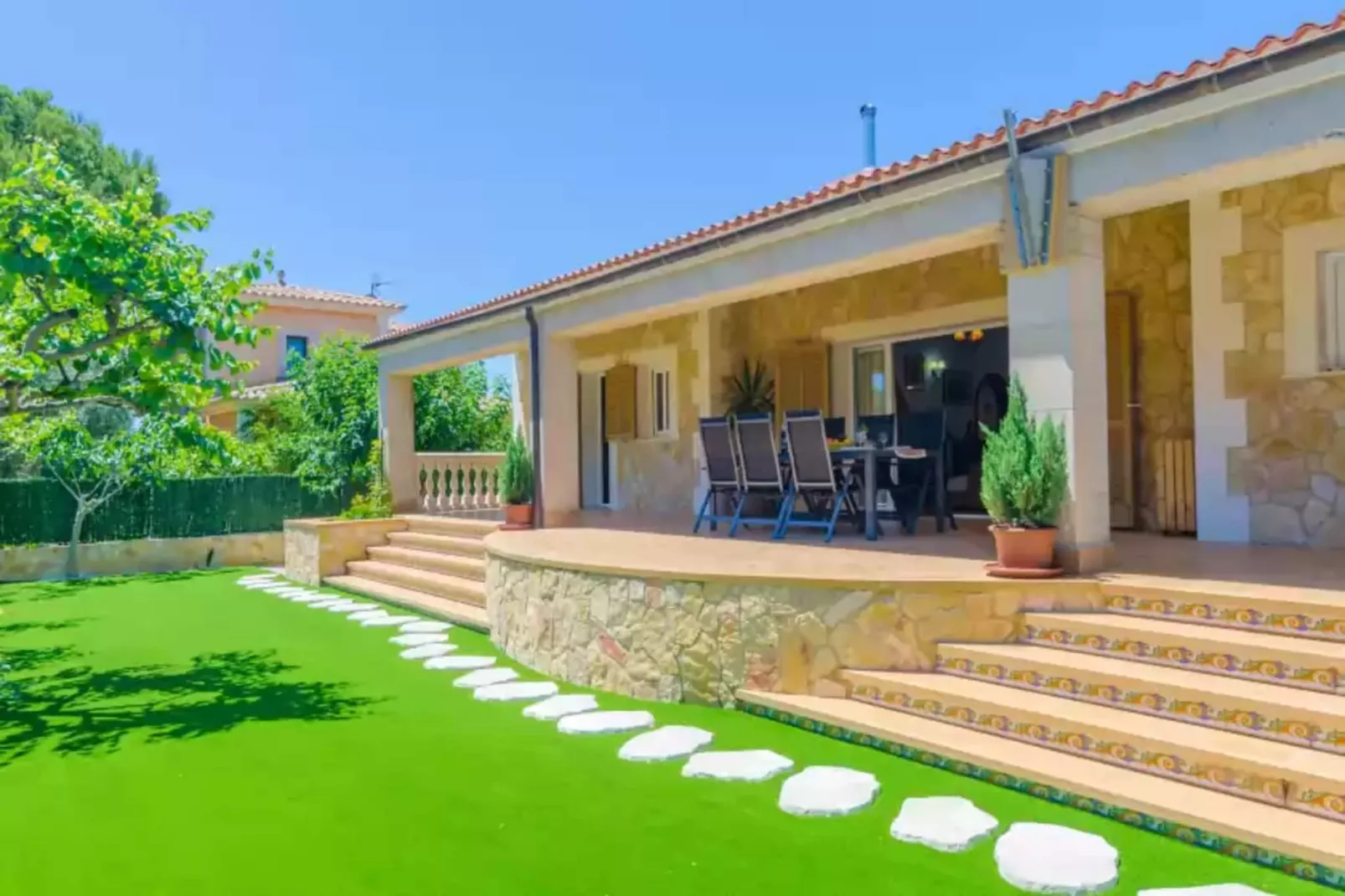 Casa El Cipres-Buitenkant zomer