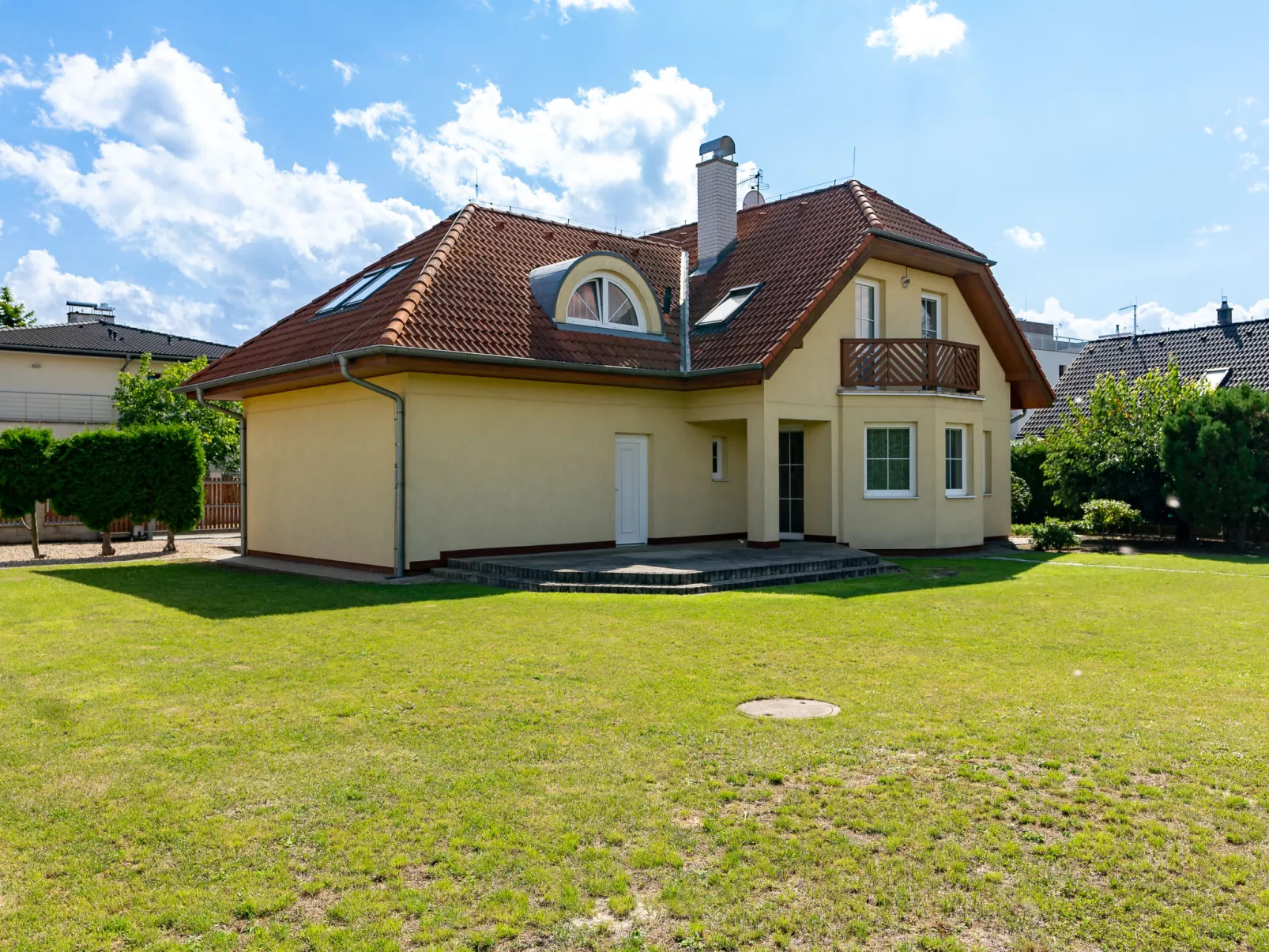 Pool & Garden Villa-Buiten