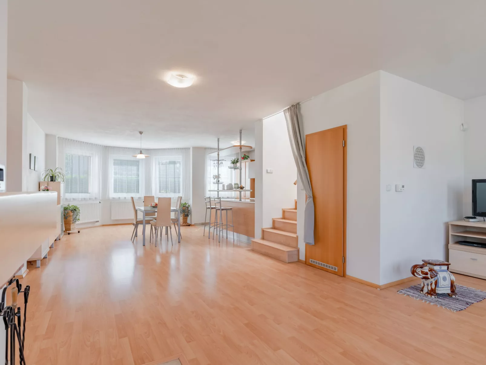 Pool & Garden Villa-Binnen