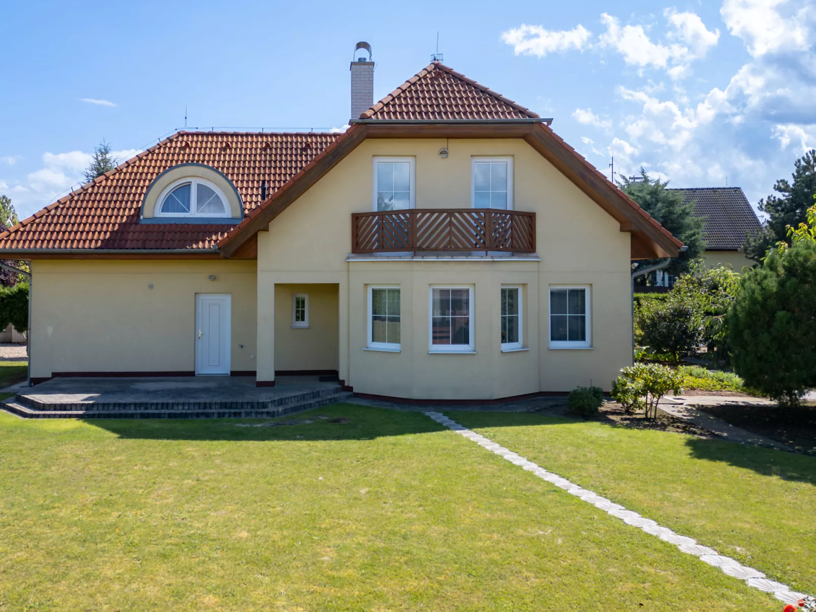 Pool & Garden Villa-Buiten