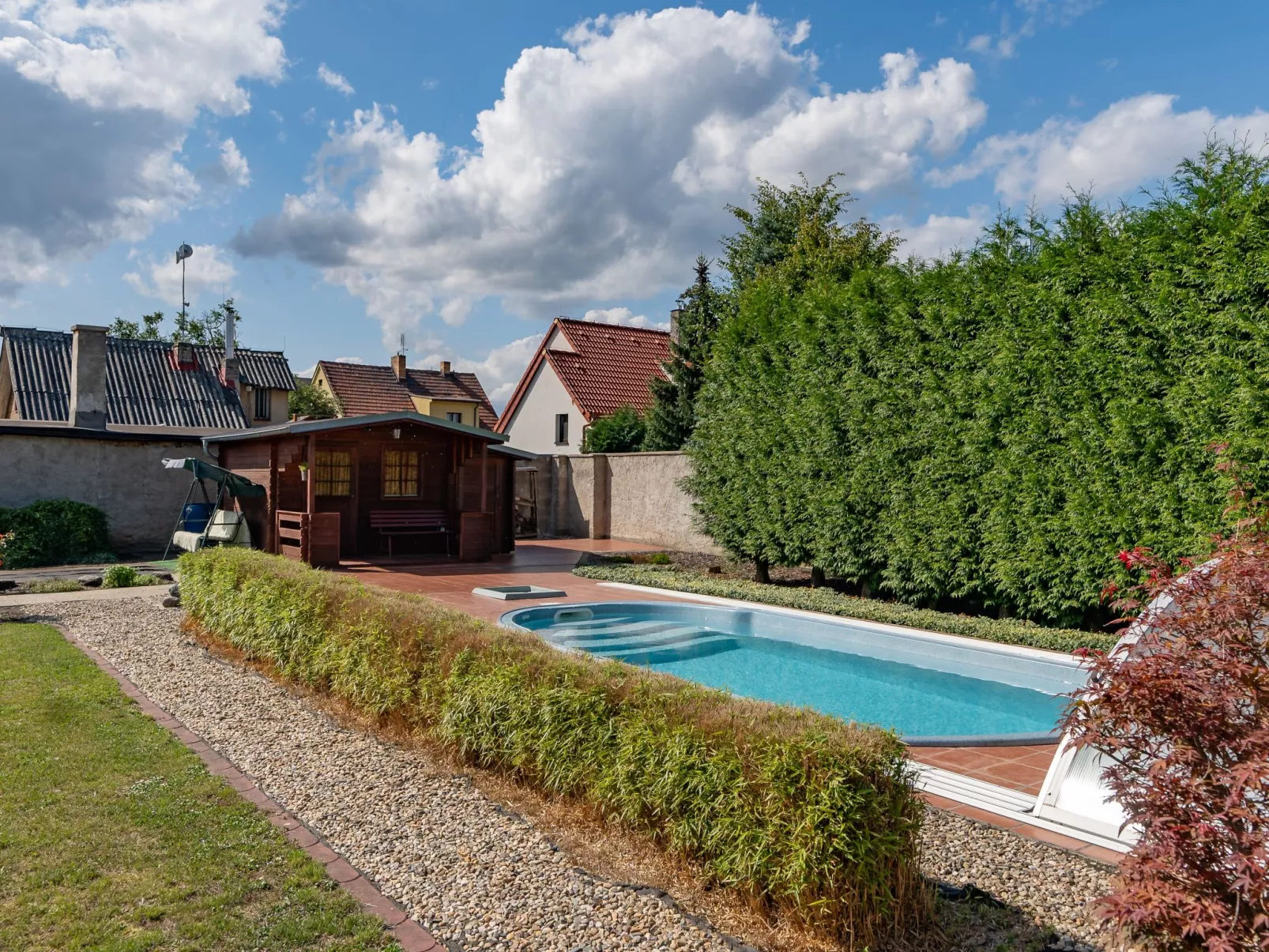 Pool & Garden Villa-Buiten
