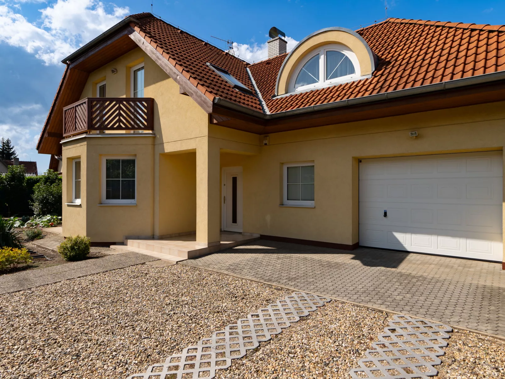 Pool & Garden Villa-Buiten
