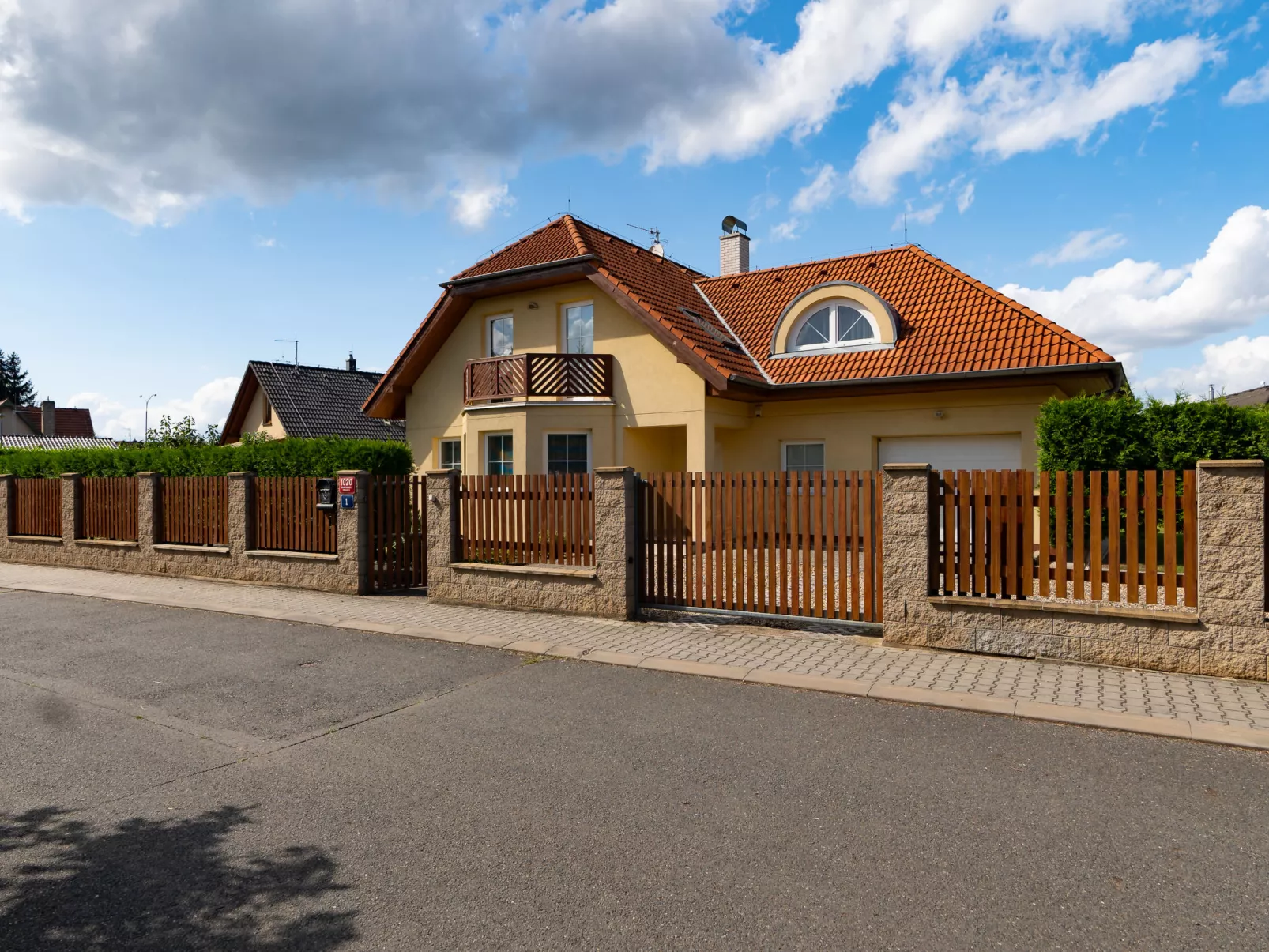 Pool & Garden Villa-Buiten