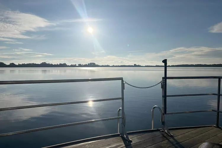 Floating 44 / Boot 4 / 4 Personen-Terrasbalkon