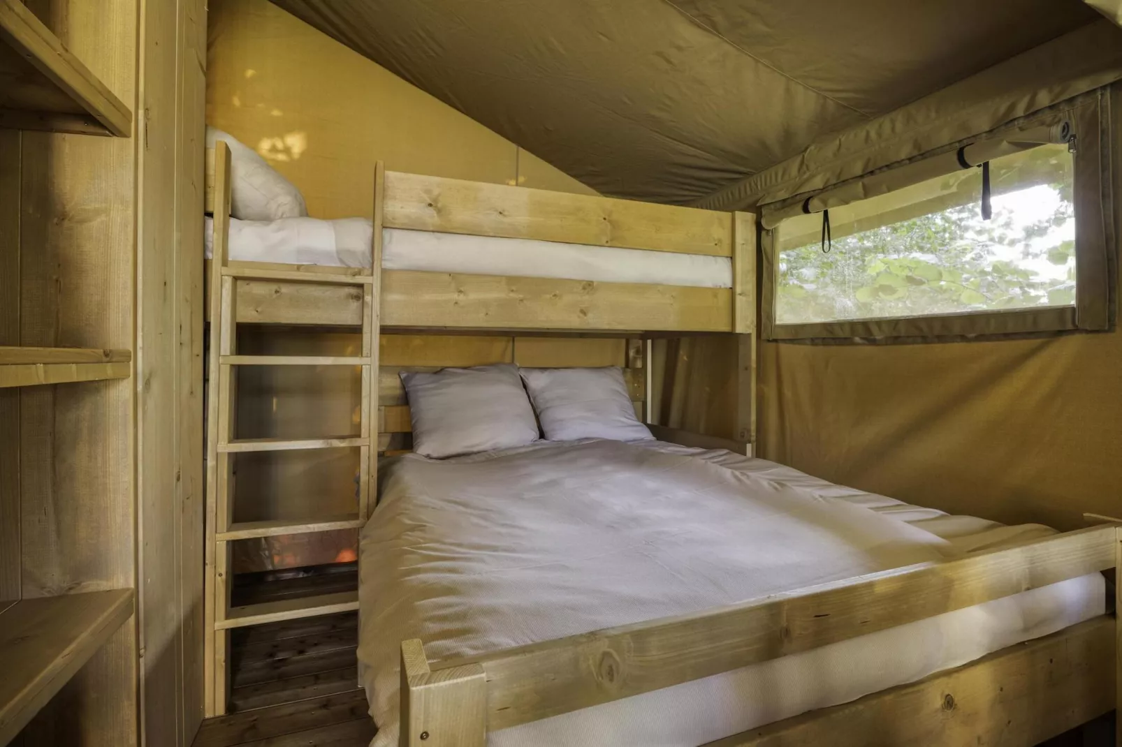 Comet 27 Lodges-Slaapkamer