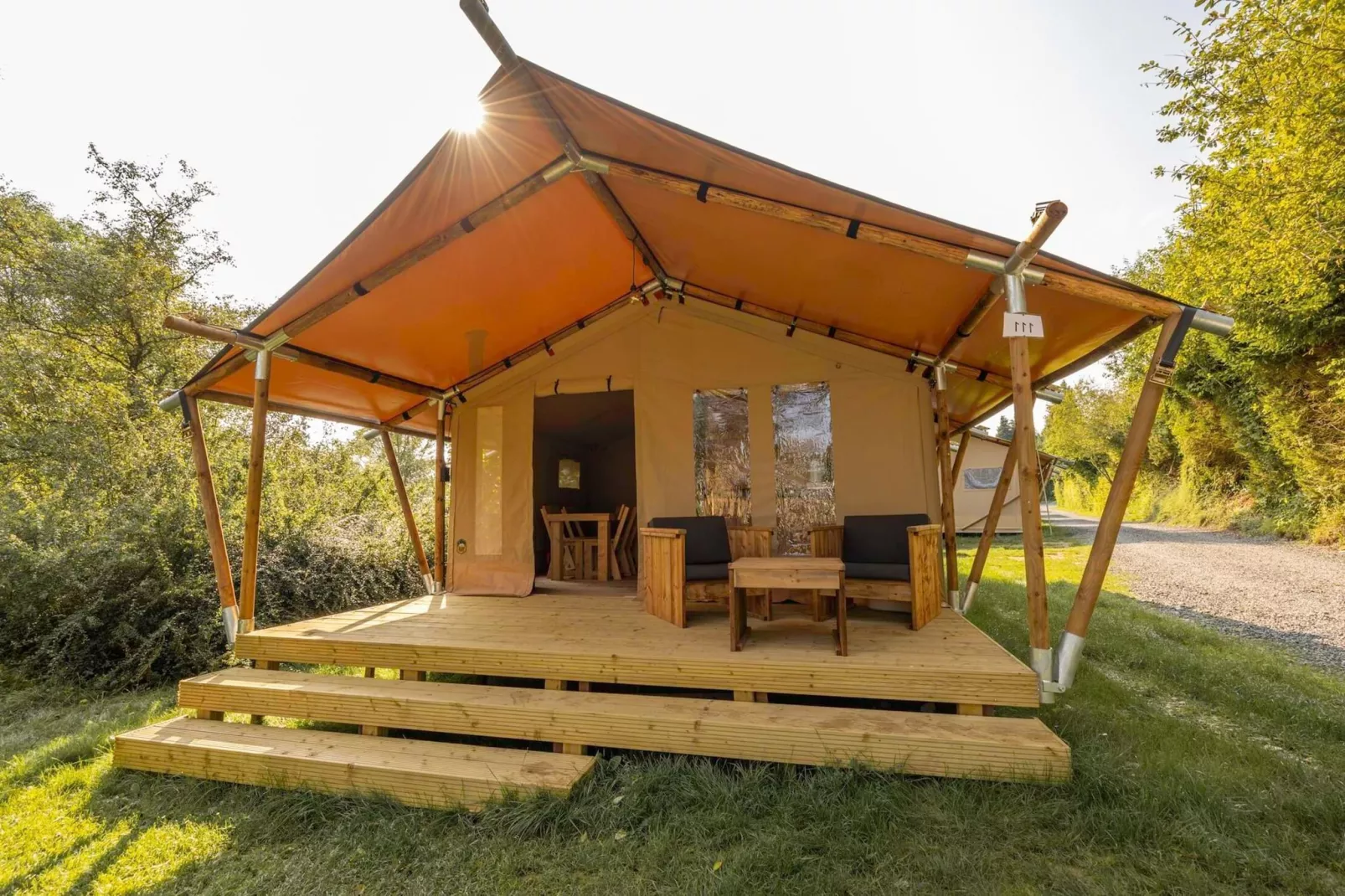 Comet 27 Lodges