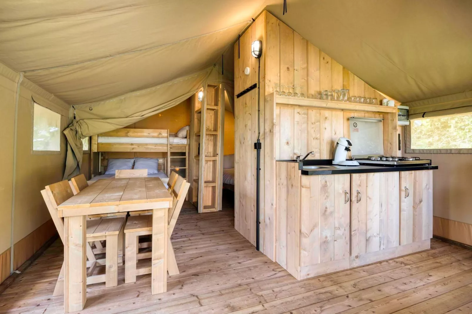 Comet 27 Lodges
