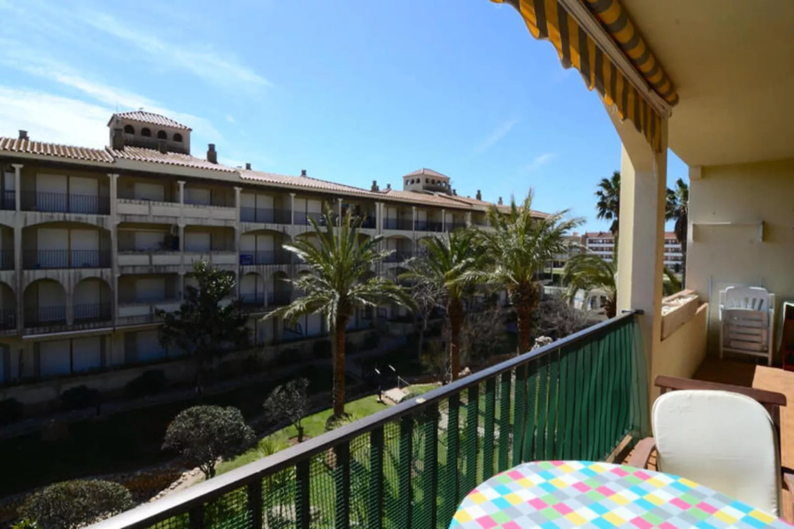 Appartements à L'Estartit-Buitenkant zomer