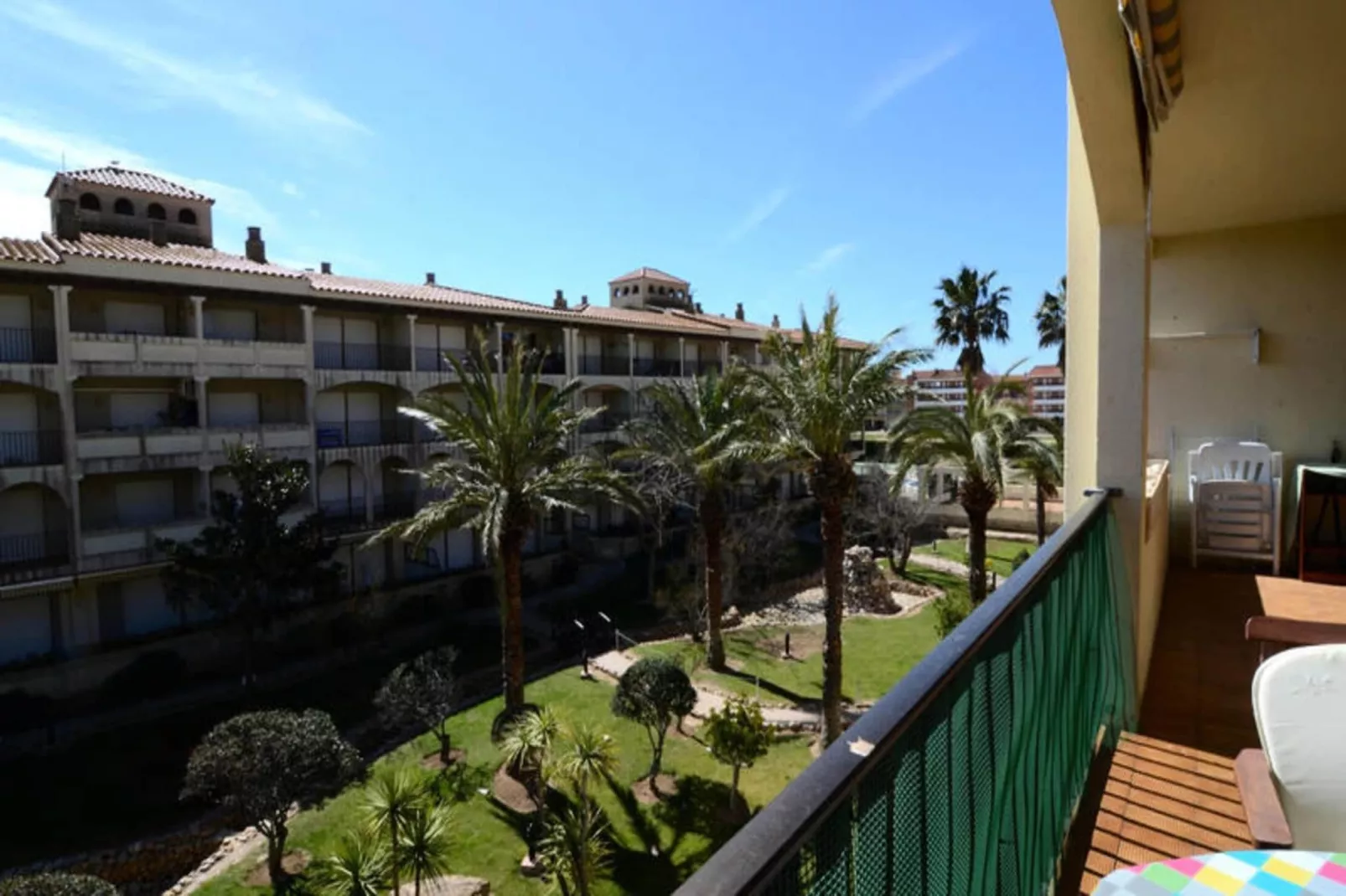 Appartements à L'Estartit-Buitenkant zomer