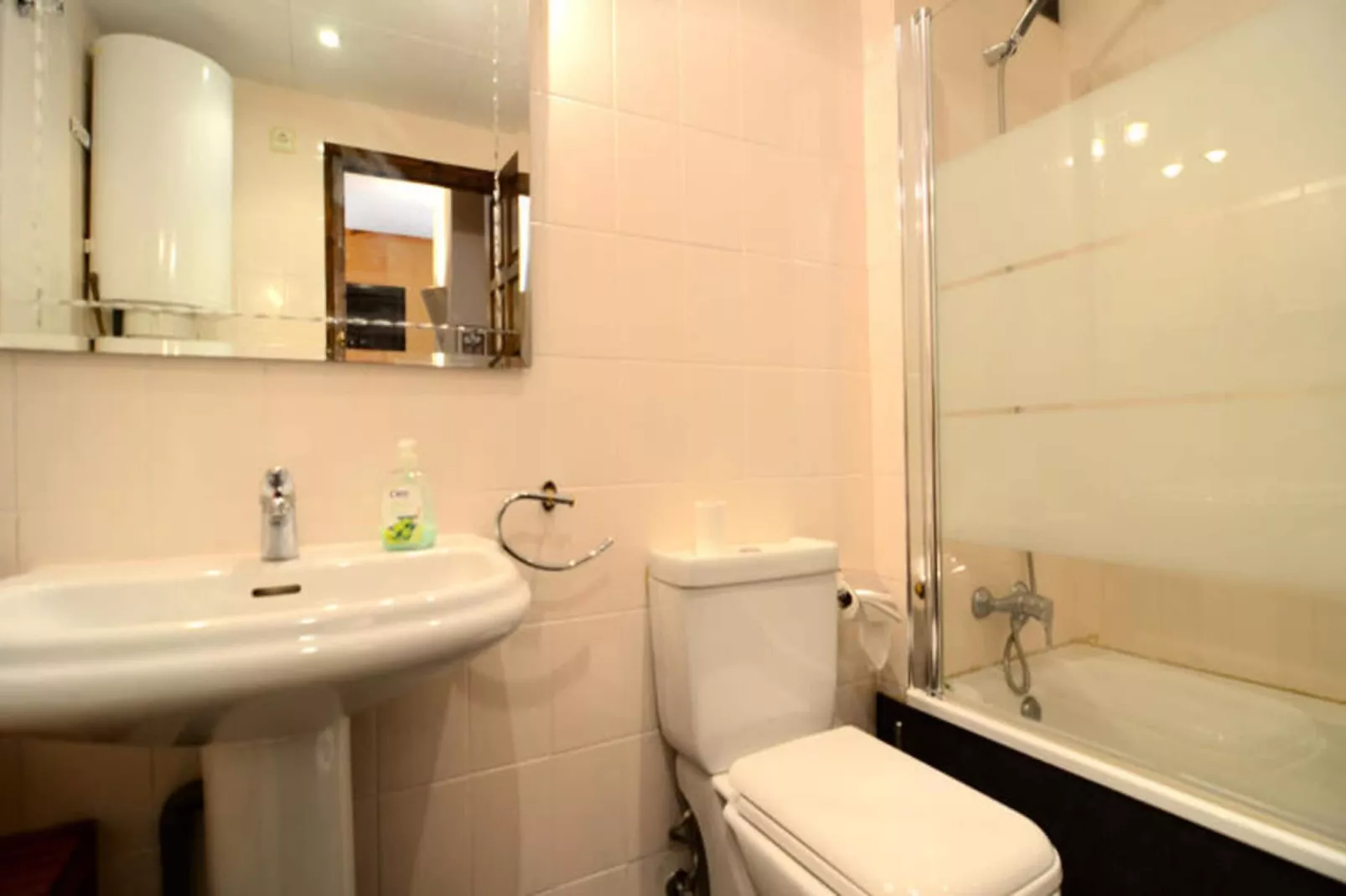 Appartements à L'Estartit-Buitenkant zomer