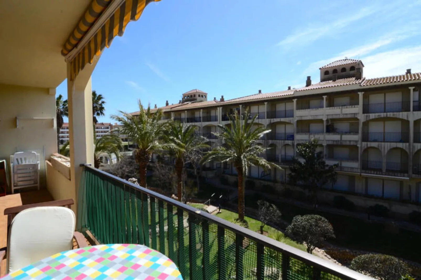 Appartements à L'Estartit-Buitenkant zomer