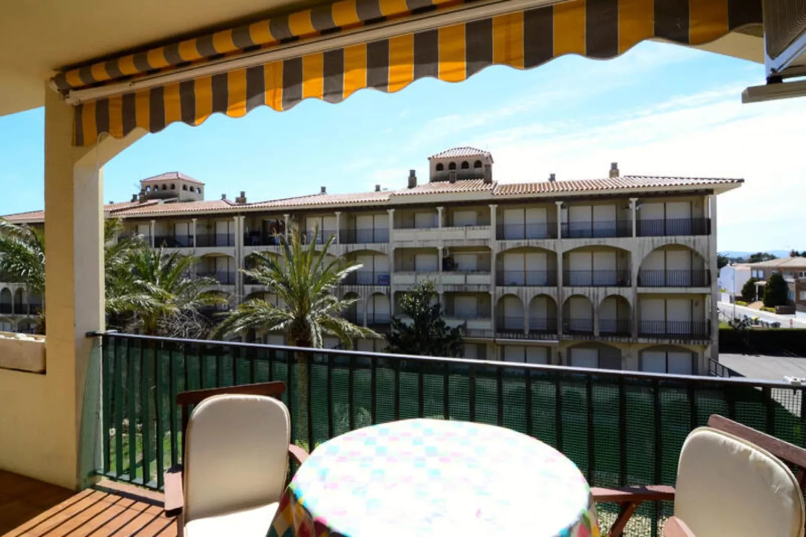 Appartements à L'Estartit-Buitenkant zomer