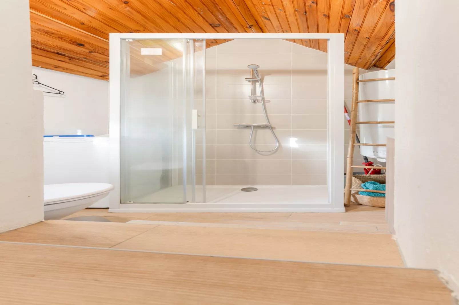 TY PENTY - Porspoder-Badkamer