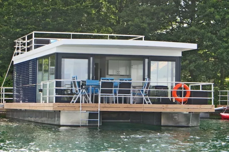 Floating 44 / Boot 2 / 3 Personen-Buitenkant zomer