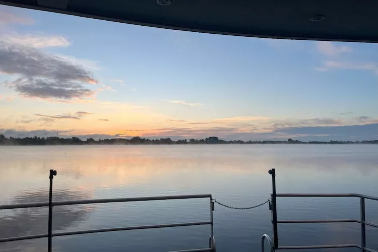 Floating 44 / Boot 4 / 2 Personen-Terrasbalkon