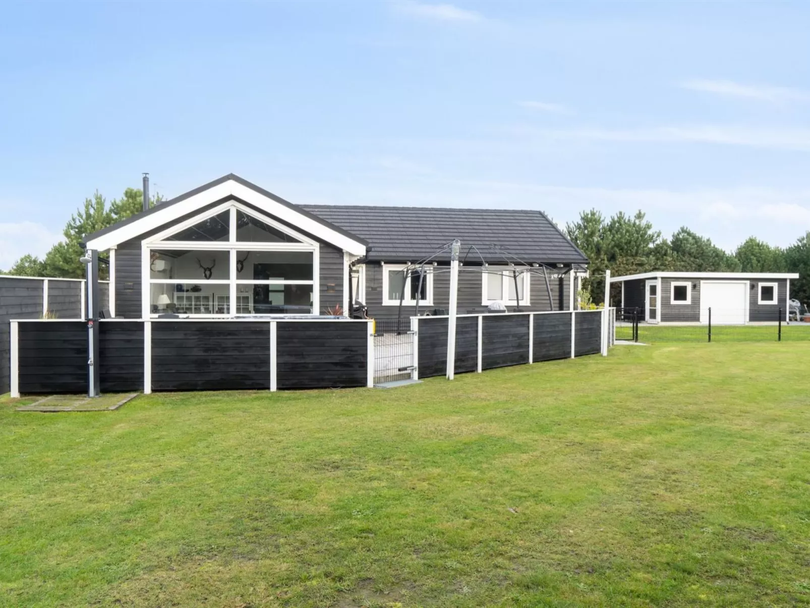 "Amdi" - 1.3km from the sea-Binnen