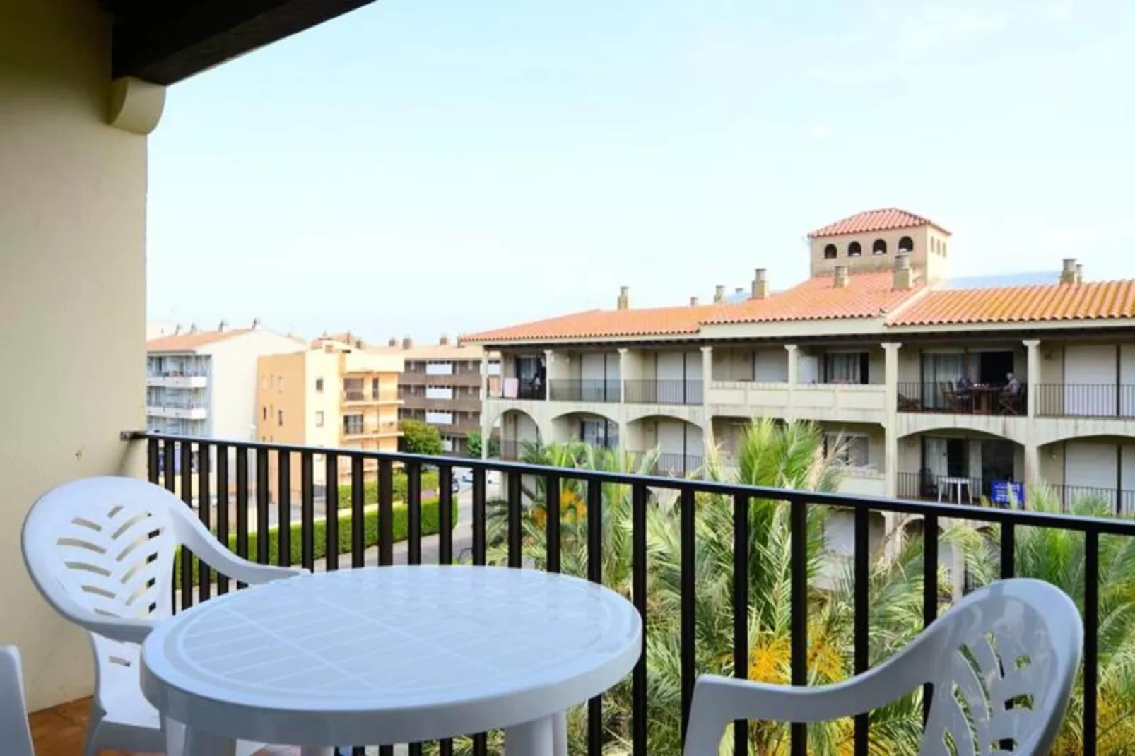 Appartements à L'Estartit-Buitenkant zomer