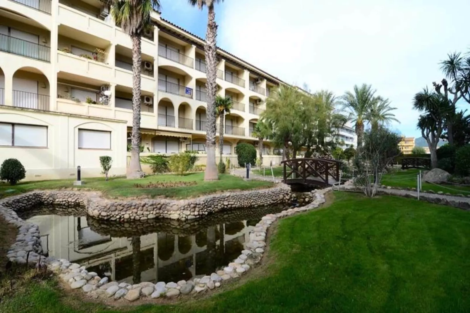 Appartements à L'Estartit-Buitenkant zomer