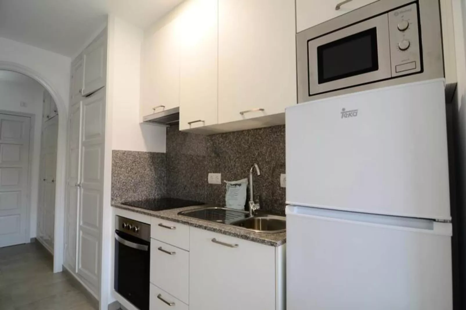 Appartements à L'Estartit-Buitenkant zomer