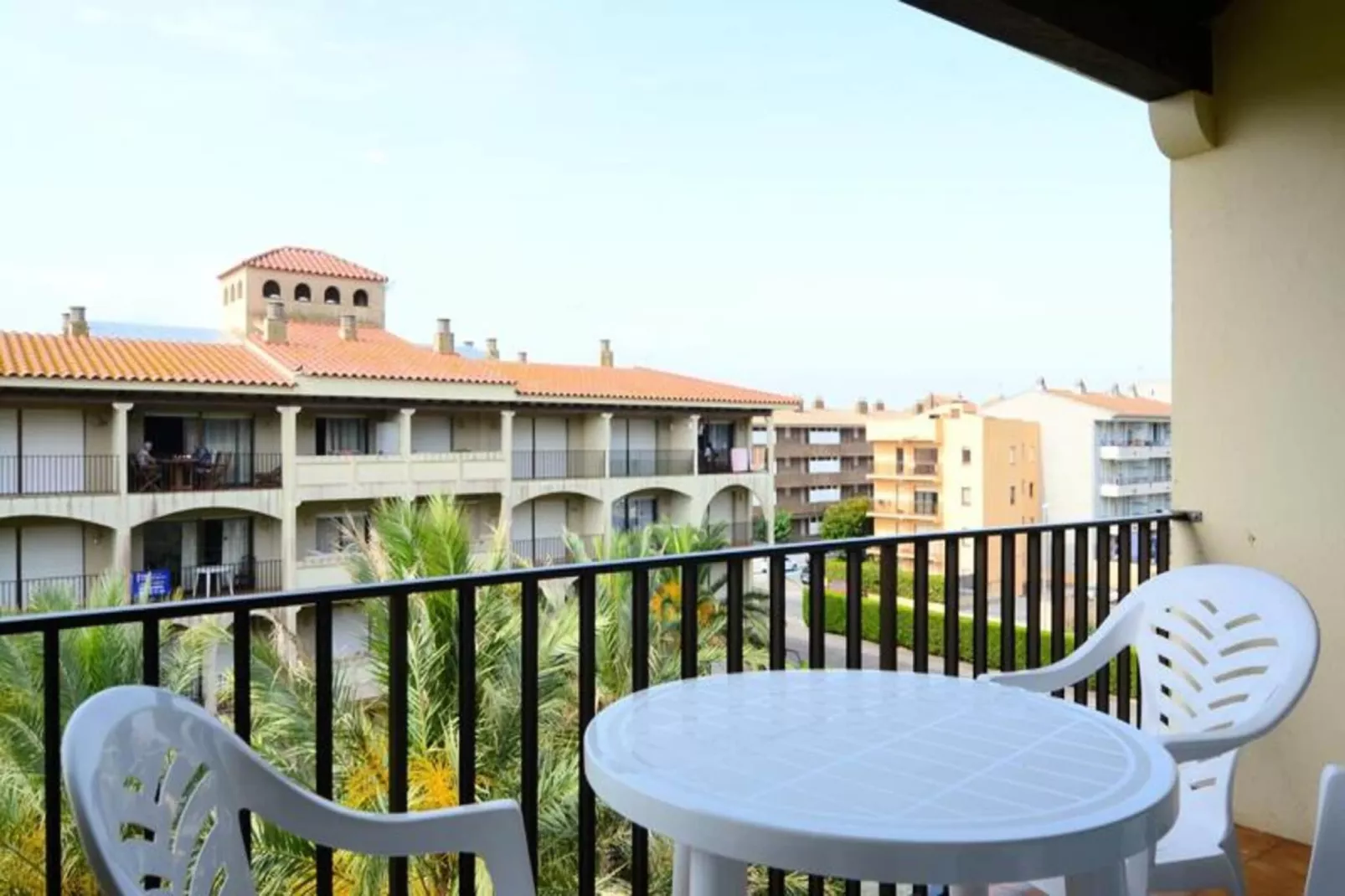 Appartements à L'Estartit-Buitenkant zomer