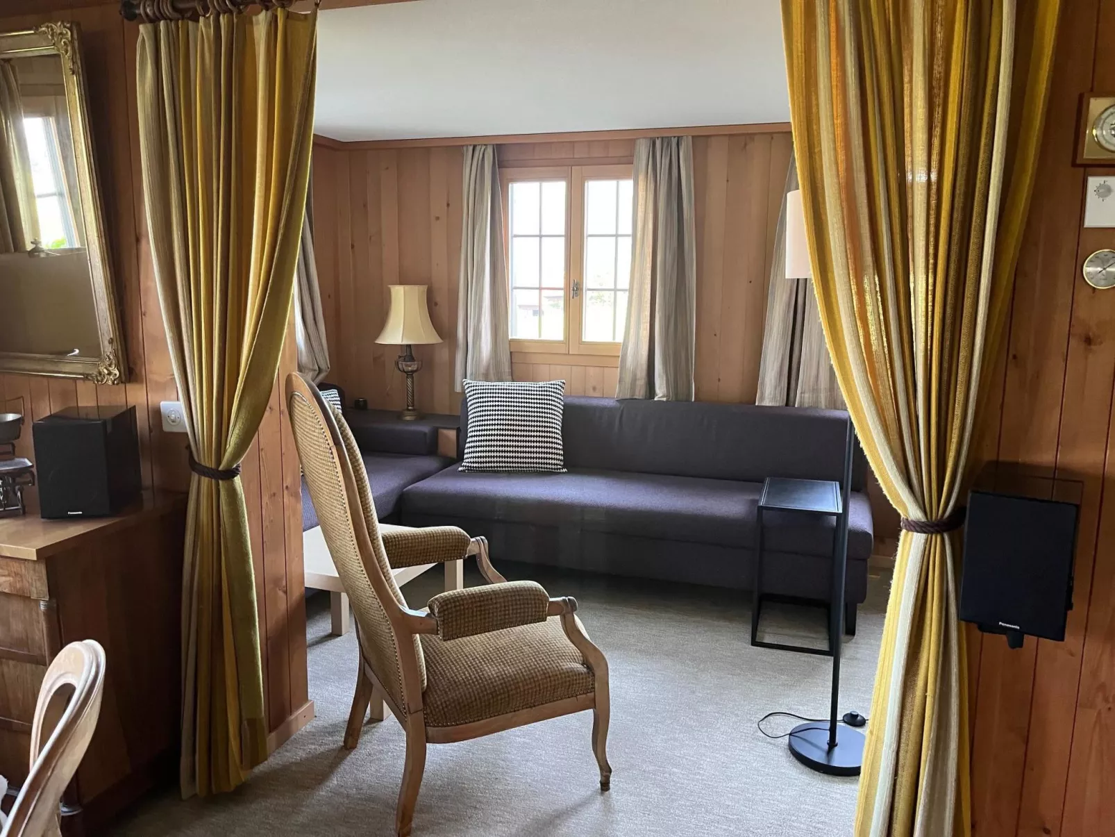 Aerneli, Chalet-Binnen