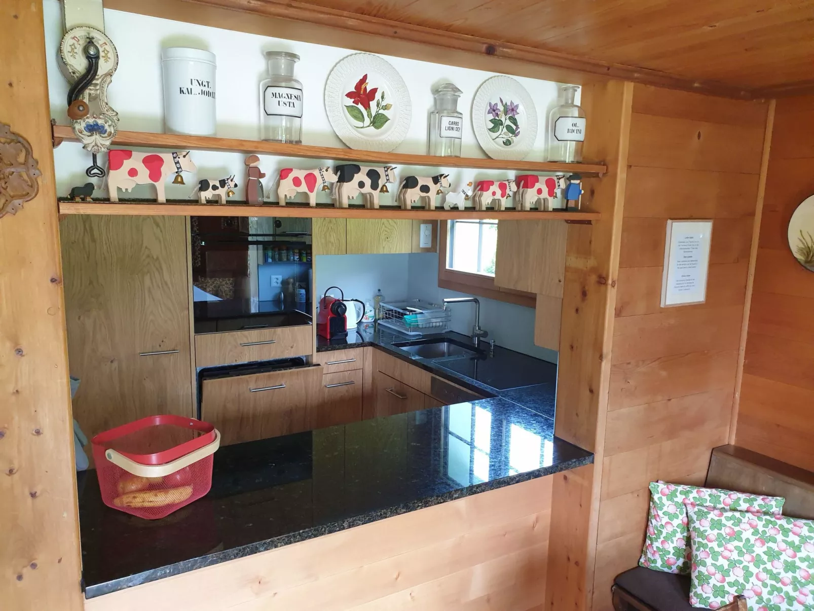 Aerneli, Chalet-Binnen