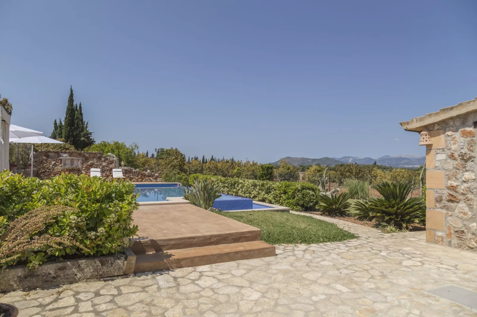 YourHouse Es Moyà des Pins, chalet with views to S-Uitzicht zomer