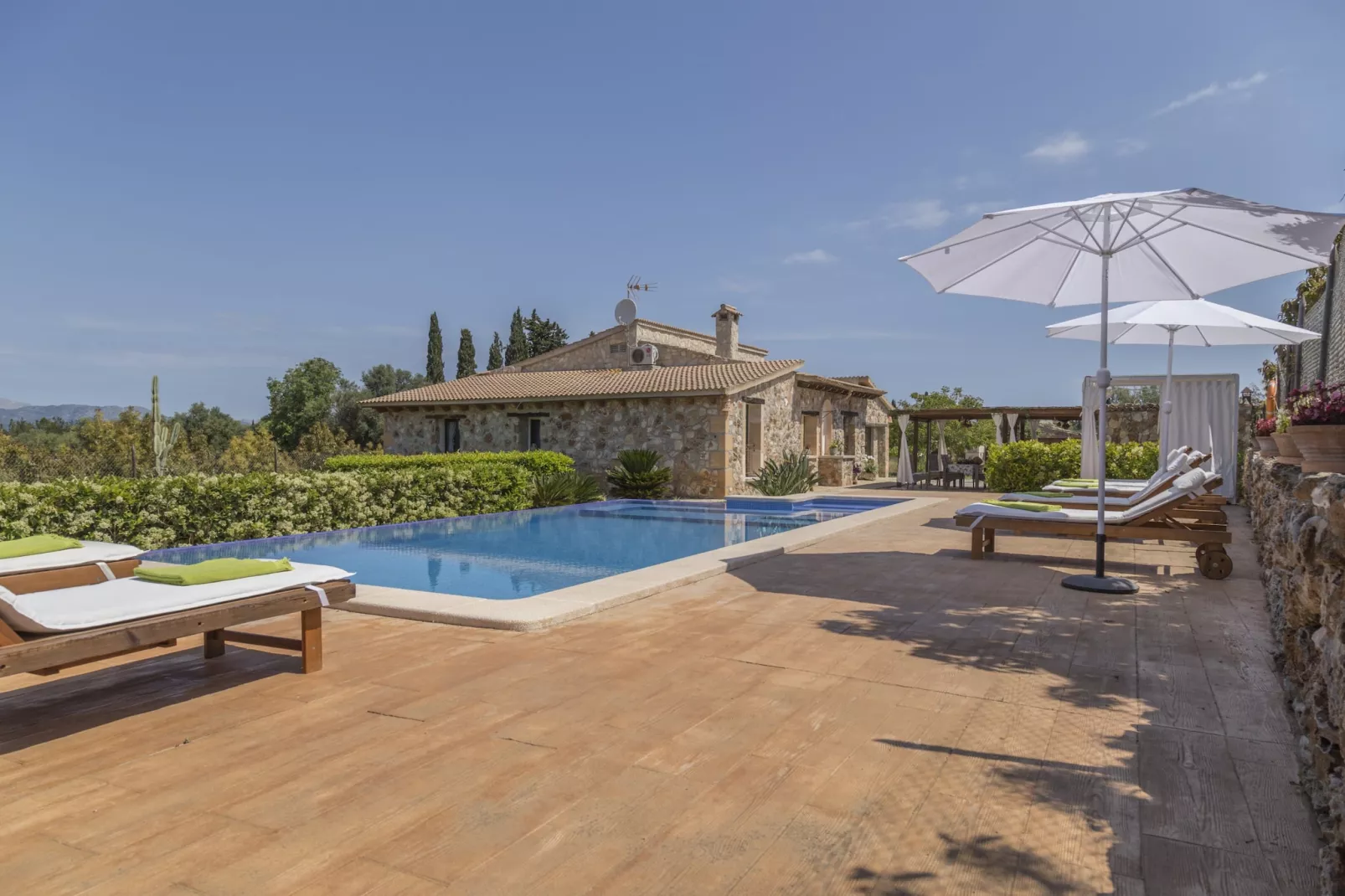 YourHouse Es Moyà des Pins, chalet with views to S-Zwembad