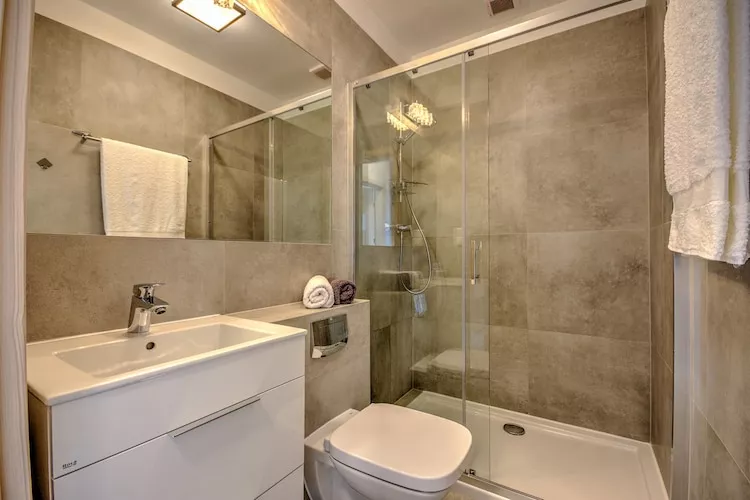 Apartament 6-os ul Zdrowia 3-7 Pobierowo-Badkamer
