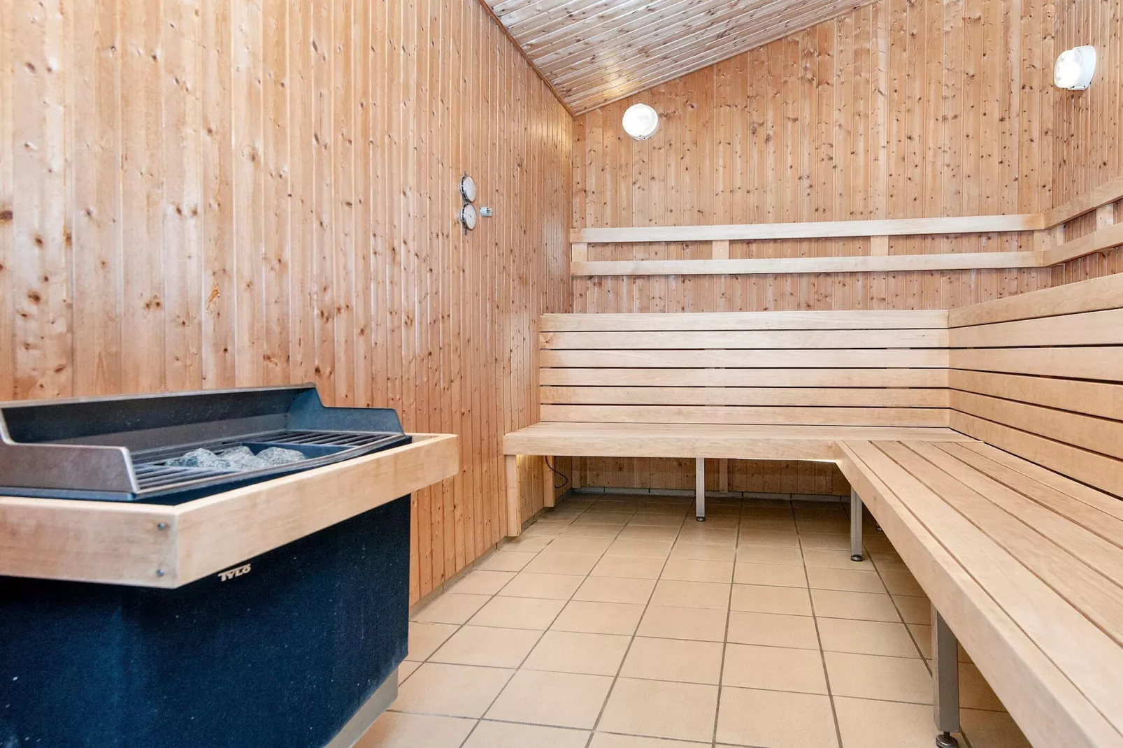 3 room,2 levels.Premium-Sauna