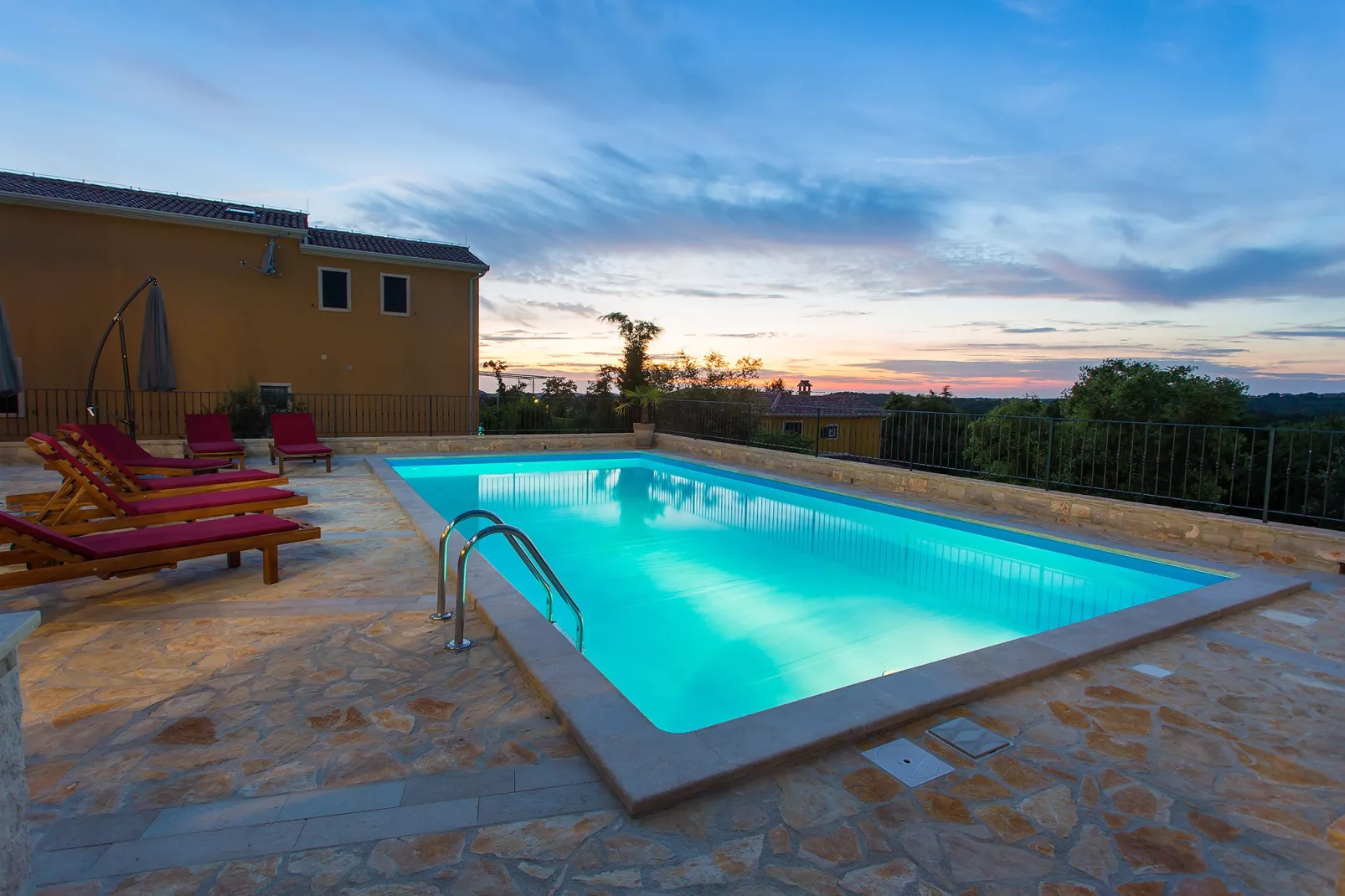 poolofhouse