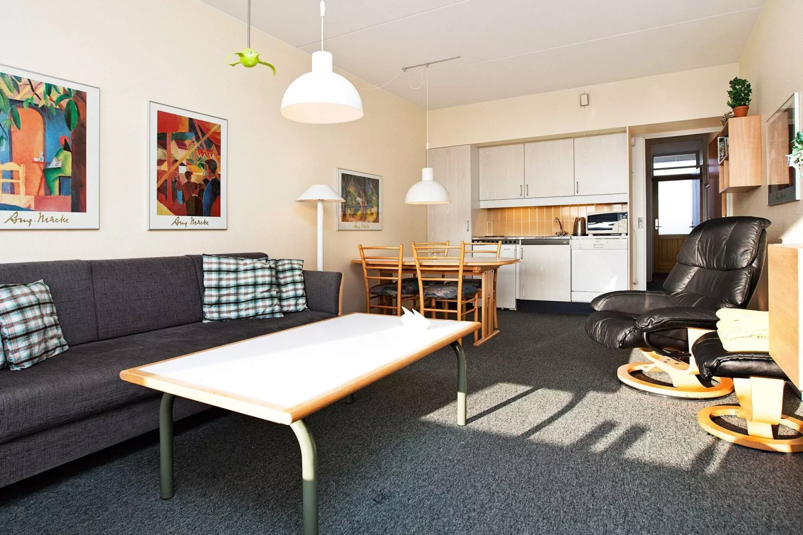 2 room w/seaview-Binnen