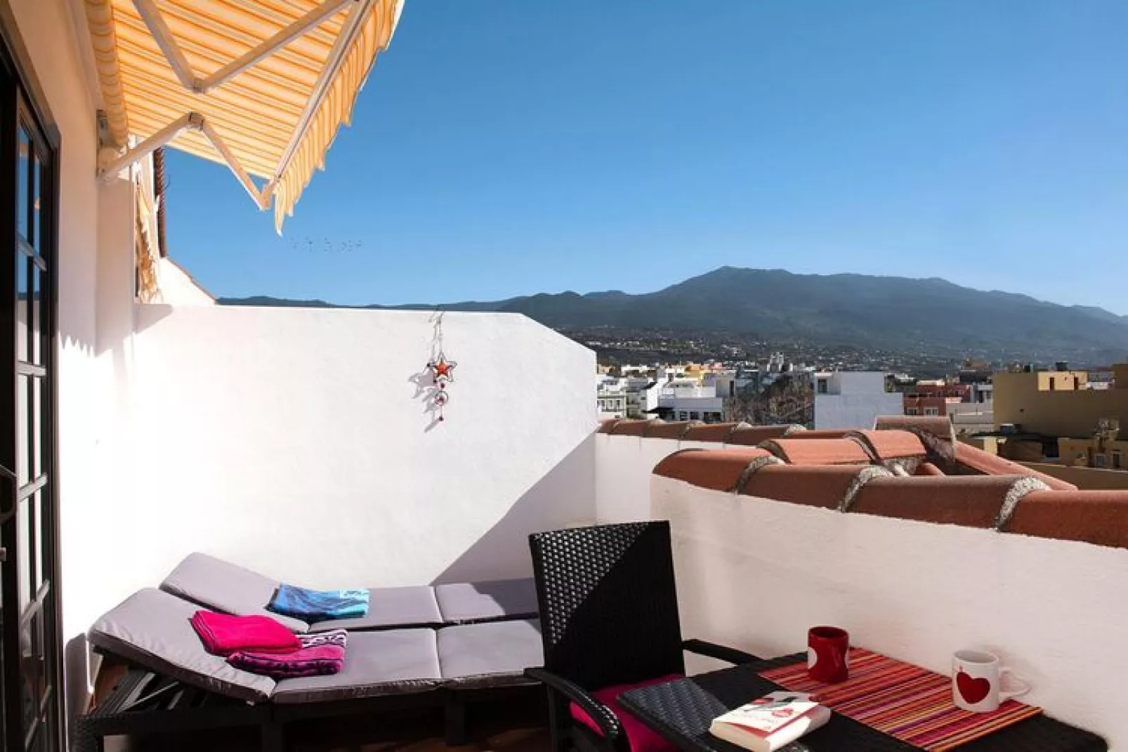 Apartement Atico La Plaza-Buitenkant zomer
